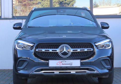 Mercedes-Benz GLA 180, 2022