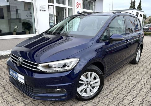 Volkswagen Touran, 2021 3