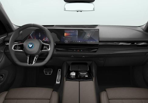 BMW 550, 2026