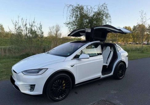 Tesla Model X, 2018