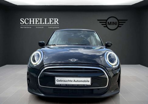 MINI ONE, 2022