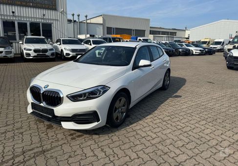 BMW 118, 2021