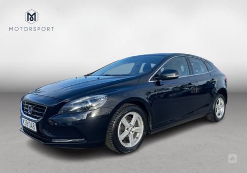 Volvo V40, 2015