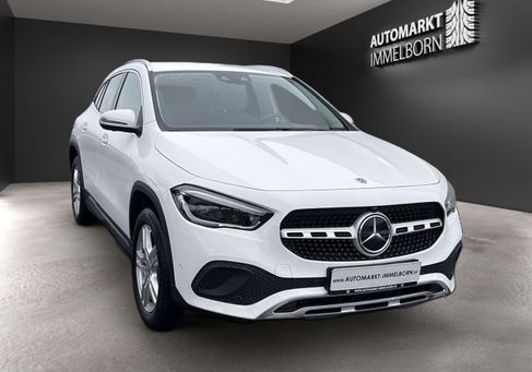 Mercedes-Benz GLA 250, 2022