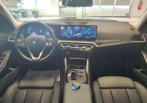 BMW 318, 2022