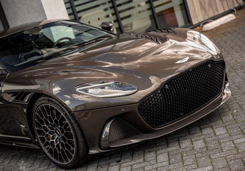 Aston Martin DBS, 2024 3