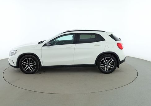 Mercedes-Benz GLA 200, 2016