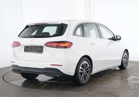 Mercedes-Benz B 200, 2025