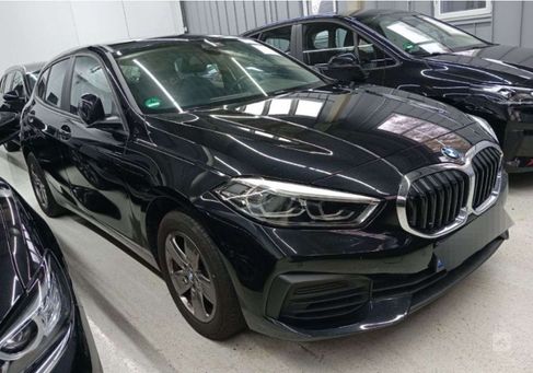 BMW 118, 2022