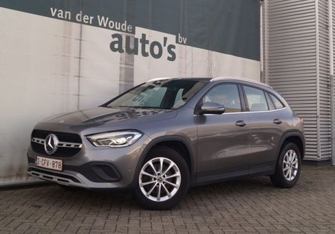 Mercedes-Benz GLA 180, 2022