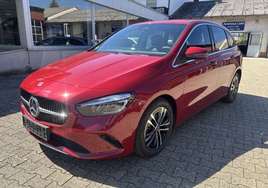 Mercedes-Benz B 180, 2025