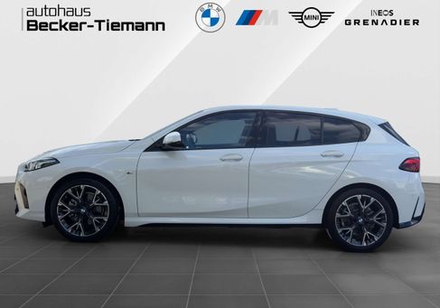 BMW 120, 2025 3
