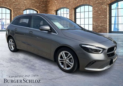 Mercedes-Benz B 180, 2025