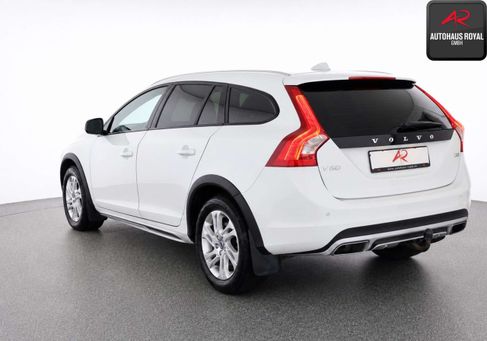 Volvo V60 Cross Country, 2019