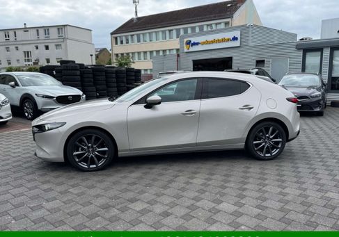 Mazda 3, 2025