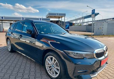BMW 330, 2022