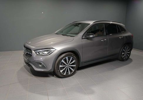 Mercedes-Benz GLA 220, 2021