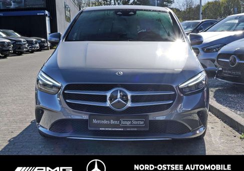 Mercedes-Benz B 220, 2022