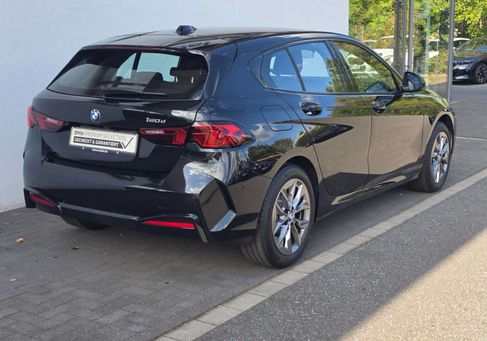 BMW 120, 2025 2