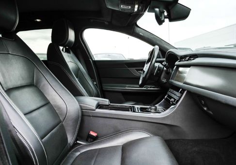 Jaguar XF, 2020