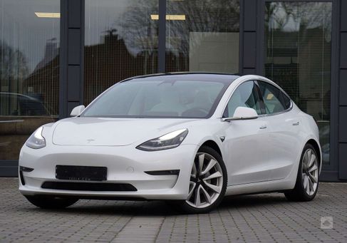 Tesla Model 3, 2020