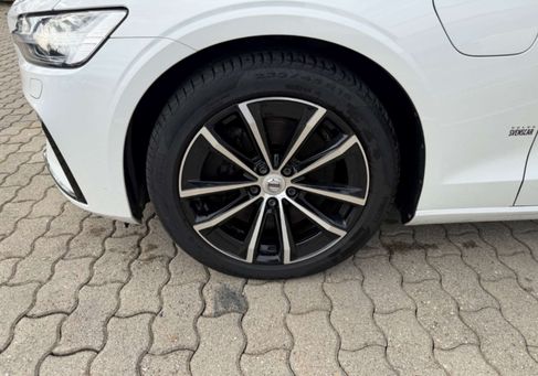 Volvo V60, 2022