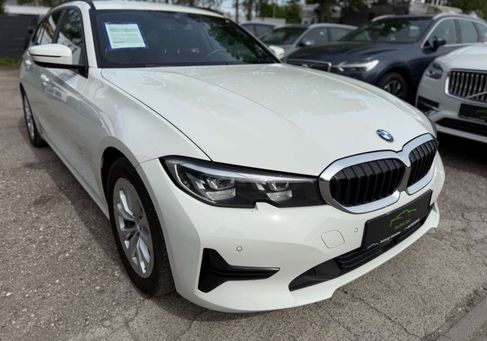 BMW 318, 2022