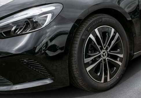 Mercedes-Benz B 180, 2025
