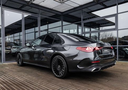 Mercedes-Benz E 300, 2025