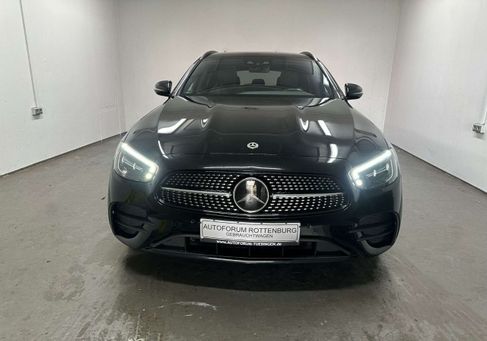 Mercedes-Benz E 300, 2022 3