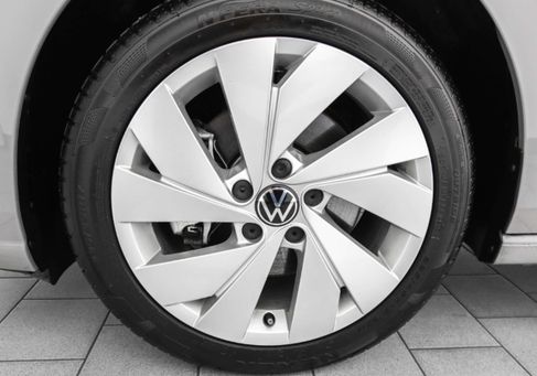 Volkswagen Golf, 2025 3