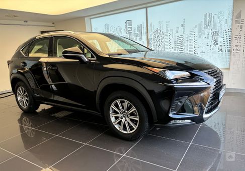 Lexus NX, 2021