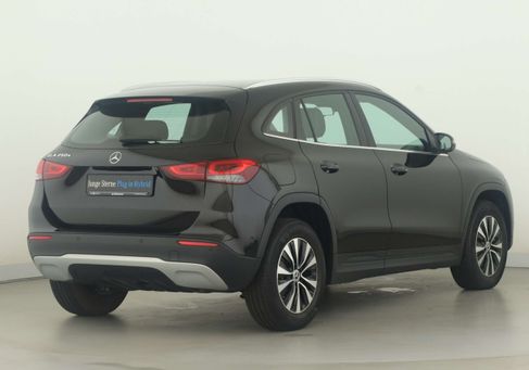 Mercedes-Benz GLA 250, 2022