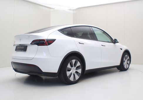 Tesla Model Y, 2023 3