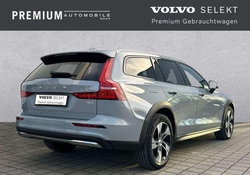 Volvo V60 Cross Country, 2023