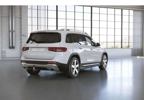 Mercedes-Benz GLB 200, 2022 3