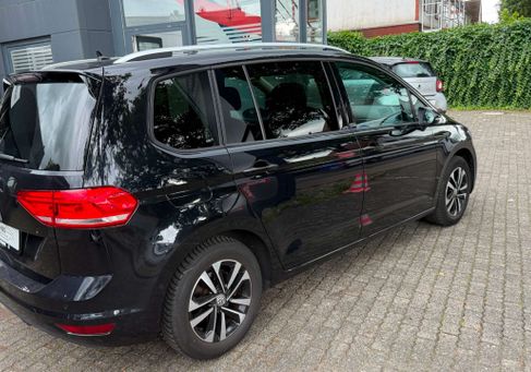 Volkswagen Touran, 2019 3