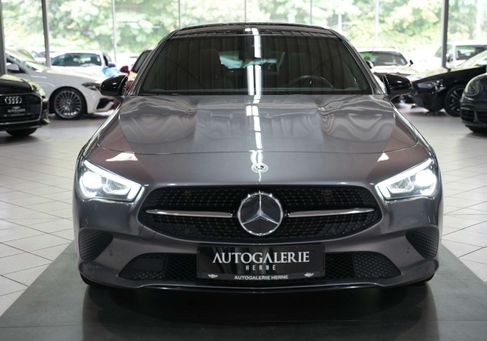 Mercedes-Benz CLA 200, 2022 2