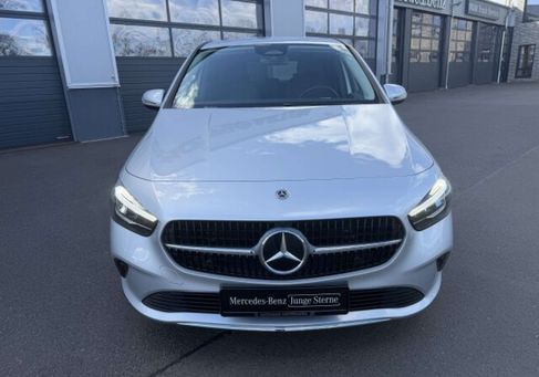 Mercedes-Benz B 200, 2023 3