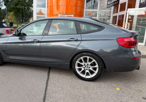 BMW 330, 2018