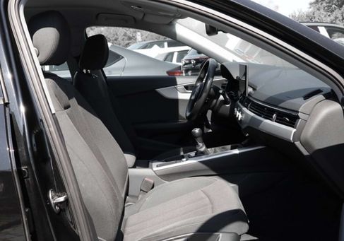 Audi A4, 2023