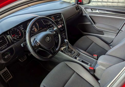 Volkswagen Golf, 2018 3
