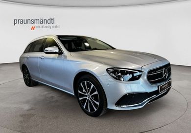 Mercedes-Benz E 300, 2022
