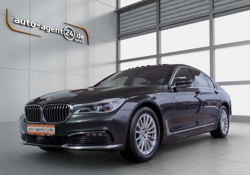 BMW 750, 2017