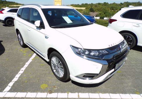 Mitsubishi Outlander, 2020