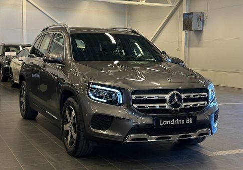 Mercedes-Benz GLB 200, 2023