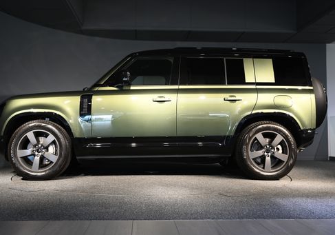 Land Rover Defender, 2026