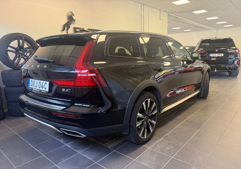 Volvo V60 Cross Country, 2021