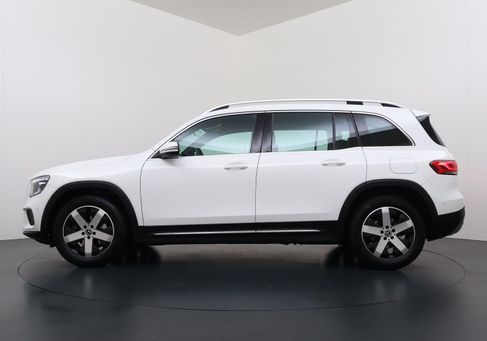 Mercedes-Benz GLB 200, 2021