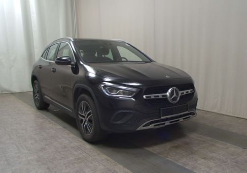 Mercedes-Benz 220, 2023